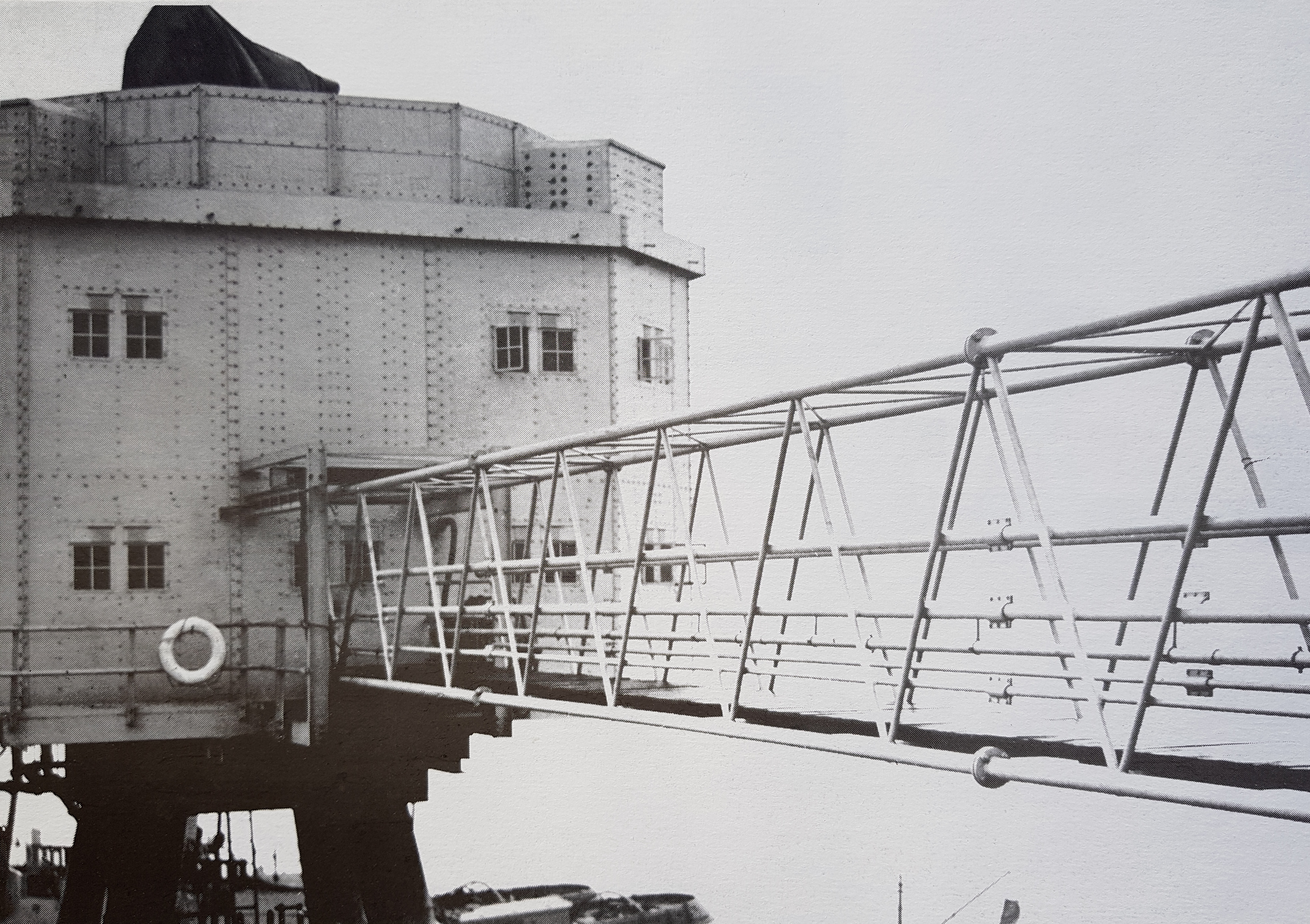 Thames Estuary Army Forts telescopic catwalk