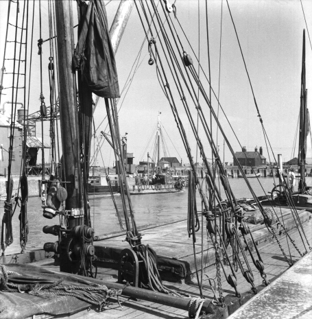 Whitstable Harbour 1957 (b) Whitstable Harbour 1957 (b)