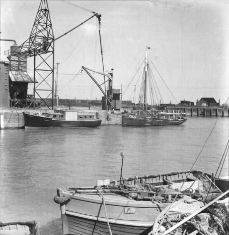 Whitstable Harbour 1957 (g)