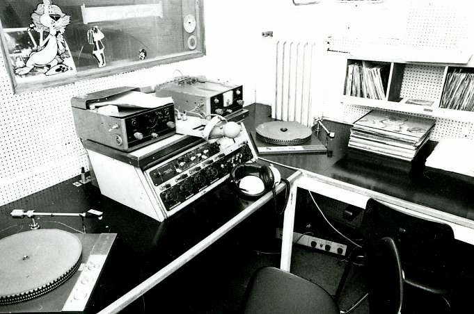 Mi-Amigo 70's studio Mi-Amigo 70's studio