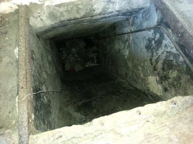 Magazine surface access