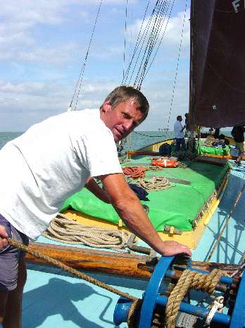 Steve lowers Lee Board Steve lowers Lee Board