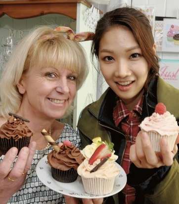 Tracey Marsh & Ena Jeong Tracey Marsh & Ena Jeong