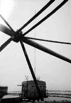 Red Sands Radio 390 mast from catwalk Red Sands Radio 390 mast from catwalk