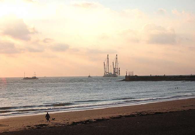 Floatila moving REM Island base