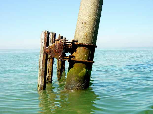 Red Sands Army Forts G1 Gun Tower Legs & Platform Red Sands Army Forts G1 Gun Tower Legs & Platform