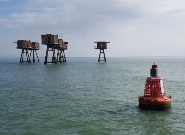North redsand towers buoy & Towers