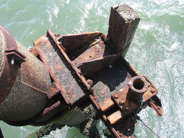 East mooring bollard East mooring bollard