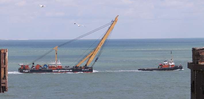 Apollo crane barge Apollo crane barge