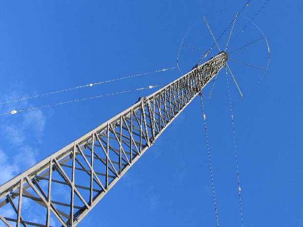 Antena & capacitance hat Antena & capacitance hat