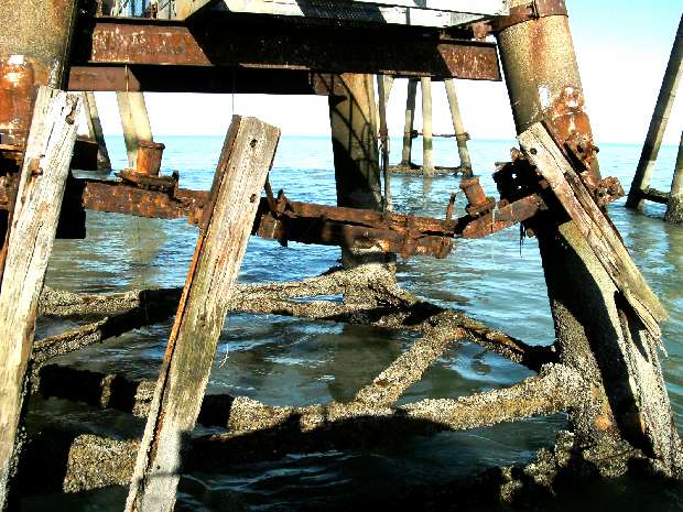 The damaged fendering & support