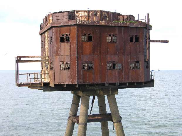 Radio 390 transmission hours on G2 Radio 390 transmission hours on G2