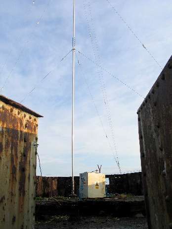 Antenna & tuning coil cabinet Antenna & tuning coil cabinet