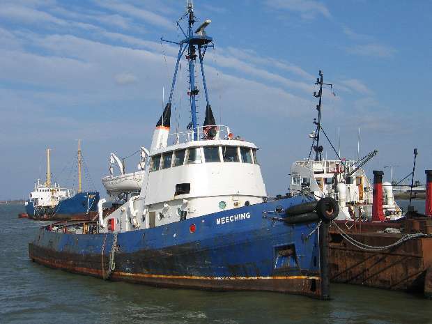 Newhaven registered & working tug