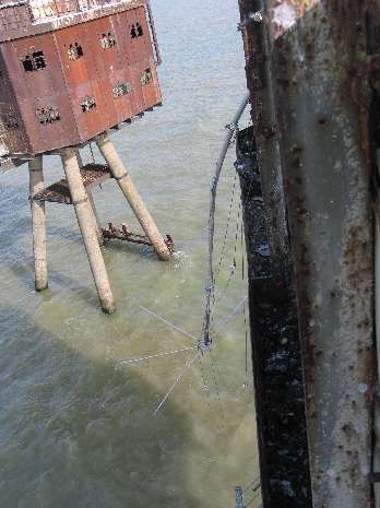 Red Sands Radio bent antenna 5