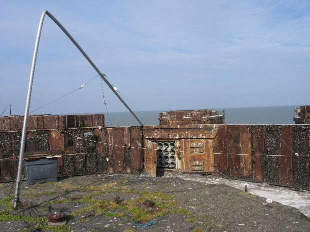 Red Sands Radio bent antenna 7