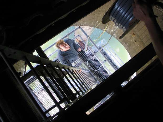 Running earth cabling Running earth cabling