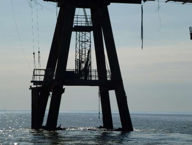 Tidal rip beneath Forts Tidal rip beneath Forts