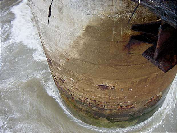 Sealand SW leg from deck Sealand SW leg from deck