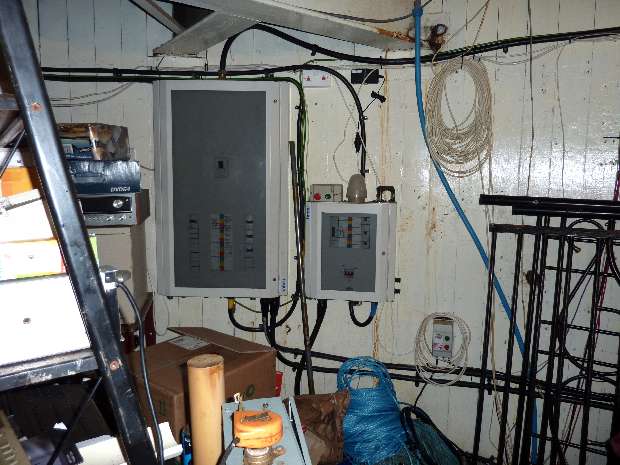 Power distribution and telephone exchange 2