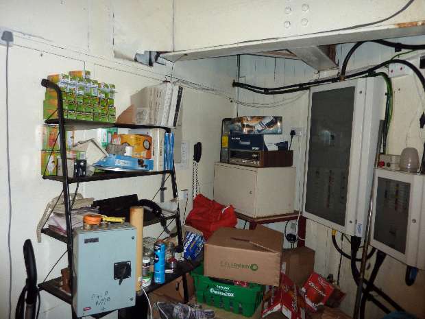 Power distribution and telephone exchange 1