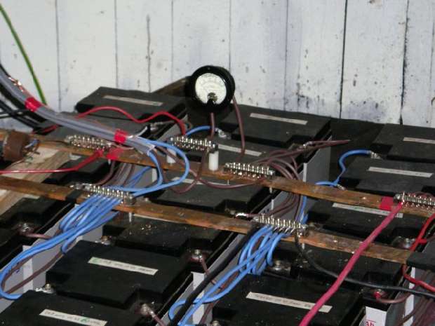 Bus bars & battery condition meter Bus bars & battery condition meter