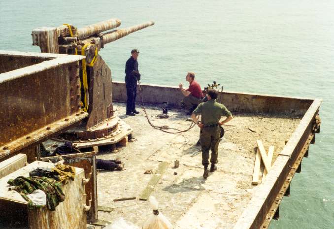 Royal Engineers on Tongue ready for lift Royal Engineers on Tongue ready for lift