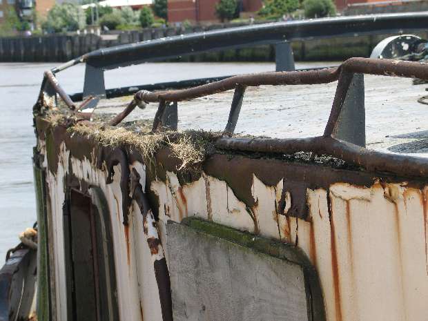 Starboard side top-side Starboard side top-side